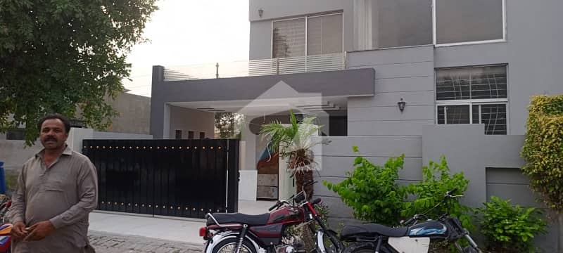 بحریہ ٹاؤن ۔ سیکٹر ایف بحریہ ٹاؤن,لاہور میں 3 کمروں کا 11 مرلہ مکان 1.35 لاکھ میں کرایہ پر دستیاب ہے۔ بحریہ ٹاؤن ۔ سیکٹر ایف بحریہ ٹاؤن,لاہور میں 3 کمروں کا 11 مرلہ مکان 1.35 لاکھ میں کرایہ پر دستیاب ہے۔