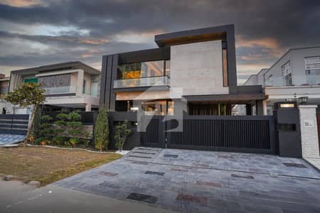 1 Kanal Top Quality Build Luxurious Beautiful Ultra Modern Design Villa