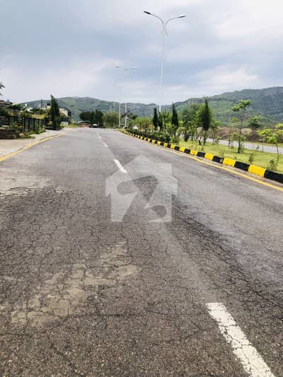 ڈی ۔ 12/3 ڈی ۔ 12,اسلام آباد میں 1 کنال رہائشی پلاٹ 13.0 کروڑ میں برائے فروخت۔