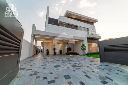 1 KANAL DESIGN BUNGALOW FOR SALE HOT LOCATION IN PHASE 7