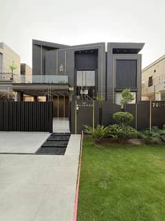 1 Kanal Luxury House Available For Rent 1 Kanal Luxury House Available For Rent