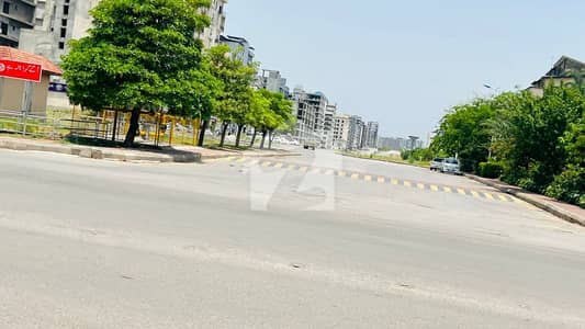10 Marla Plot Available For Sale
