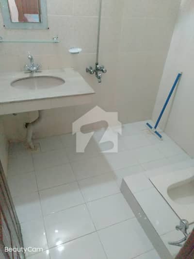VIP beautiful 6 Marla portion is available for rent in sabzazar Lahore