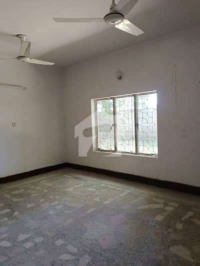 CHAK SHEHZAD FARM SINGLE STOREY 3 BED 3 KANAL OFFICE FAMILY . 3 LAC OR 4 LAC