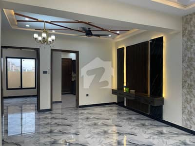10 Marla Upper Portion Available For Rent Bahria Town Phase 8