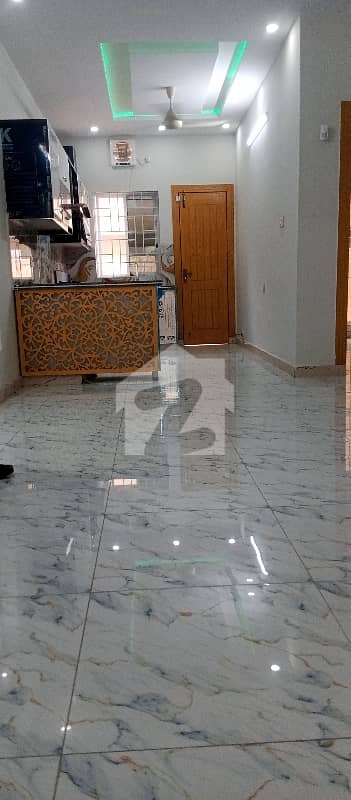 بحریہ ٹاؤن فیز 8 بحریہ ٹاؤن راولپنڈی,راولپنڈی میں 5 کمروں کا 8 مرلہ مکان 85.0 ہزار میں کرایہ پر دستیاب ہے۔