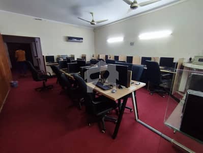1 kanal Furnished Office For Rent