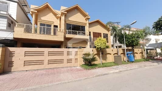 26 Marla Luxurious House Is Available For Rent In Bahria Town Phase 7 Rawalpindi