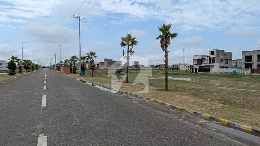 10 MARLA HOT LOCATION PLOT FOR URGENT SALE IN PARAGON CITY
