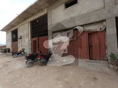 سندھ انڈسٹریل ٹریڈنگ اسٹی - ایس آئی ٹی ای کراچی میں 2 کنال گودام 15.0 کروڑ میں برائے فروخت۔