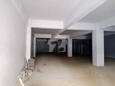 سندھ انڈسٹریل ٹریڈنگ اسٹی - ایس آئی ٹی ای کراچی میں 13 مرلہ گودام 1.6 لاکھ میں کرایہ پر دستیاب ہے۔