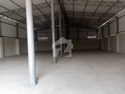 سندھ انڈسٹریل ٹریڈنگ اسٹی - ایس آئی ٹی ای کراچی میں 2 کنال گودام 5.0 لاکھ میں کرایہ پر دستیاب ہے۔