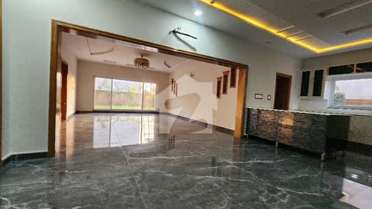 Garden City 2 Kanal Designer House Available For Rent