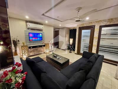 ڈی ایچ اے فیز 8 سابقہ ایئر ایوینیو ڈی ایچ اے فیز 8,ڈی ایچ اے ڈیفینس,لاہور میں 2 کمروں کا 3 مرلہ فلیٹ 1.6 لاکھ میں کرایہ پر دستیاب ہے۔