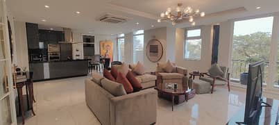 Brand New Luxurious 4 Beds Apartment Study Jacuzzi Bath