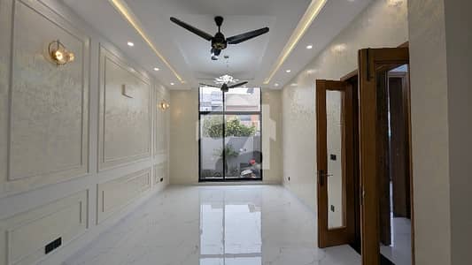 10 MARLA BRAND NEW MODERN HOUSE FOR SALE IN PARAGON CITY
