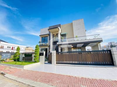 Grand 1 Kanal Luxury Mansion with Contemporary Design 15 Kv Solar System Install