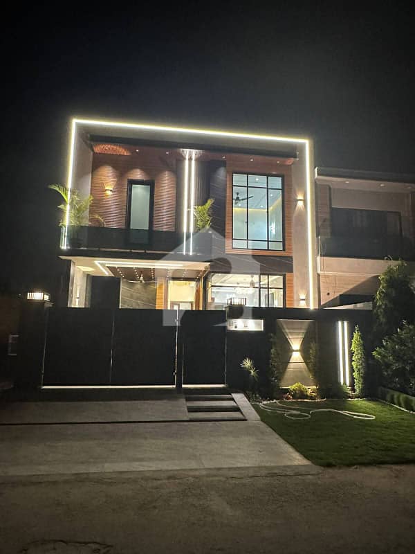 10 Marla Independent House For Rent 10 Marla Independent House For Rent