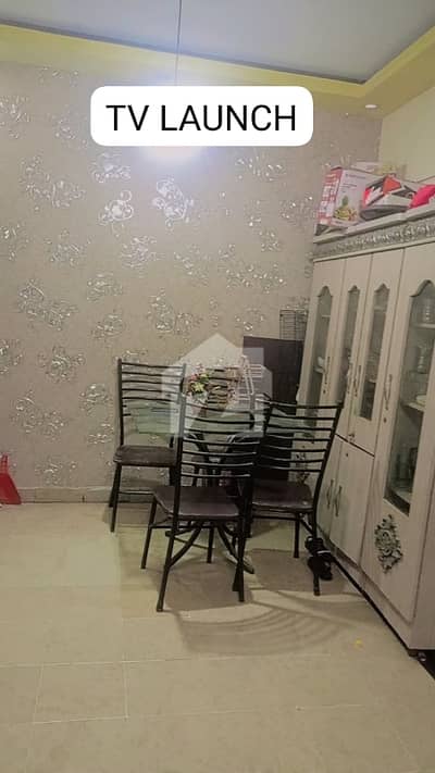 Beautiful location 4 BED DD full floor