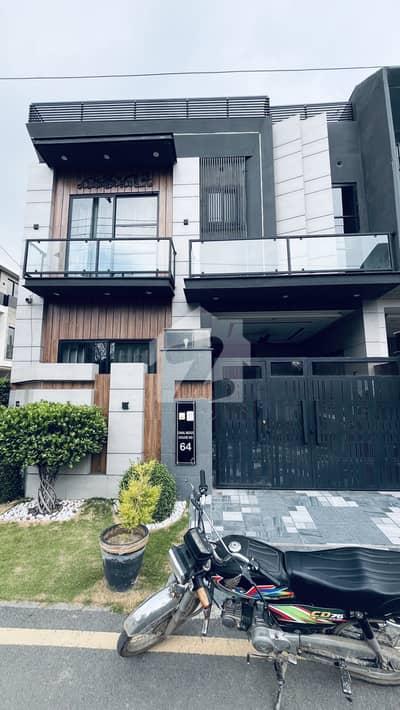 Luxurious 5 Marla Brand New House For Sale