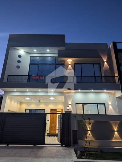 8 Marla Modern House In B17 Block E. 8 Marla Modern House In B17 Block E.