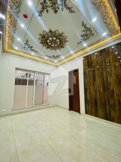 پارک ویو سٹی لاہور میں 4 کمروں کا 5 مرلہ مکان 1.85 کروڑ میں برائے فروخت۔ پارک ویو سٹی لاہور میں 4 کمروں کا 5 مرلہ مکان 1.85 کروڑ میں برائے فروخت۔