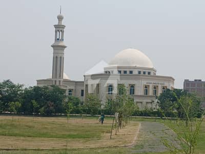 OUTSTANDING LOCATION NEAR BY PARK AND COMMERCIAL ACTIVITIES BAHRIA ORCHARD