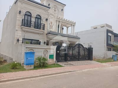 Corner Plot Near By Park Most Developed Area Of Phase 4 For Sale Bahria Orchard