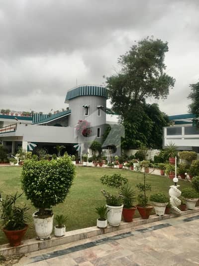 650 Square Yards Office For Rent In Gulshan-E-Iqbal - Block 7 Karachi 650 Square Yards Office For Rent In Gulshan-E-Iqbal - Block 7 Karachi