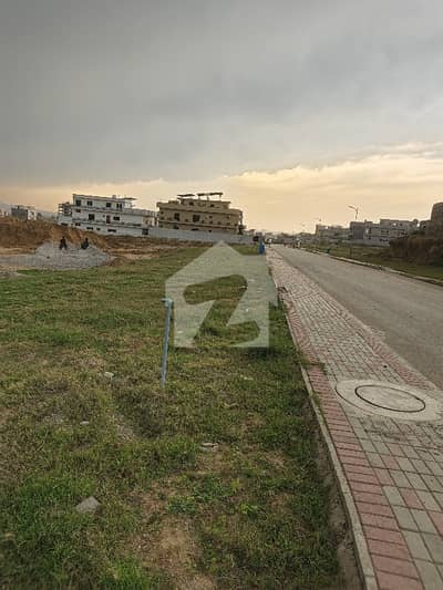 1 Kanal Plot For Sale In" TAJ Residencia"