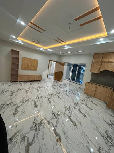 2 Bedrooms Flat For Rent
