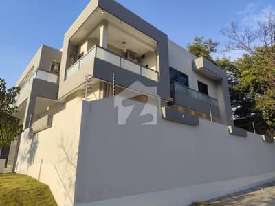 F 6/2 Newly Constructed Corner House For Rent