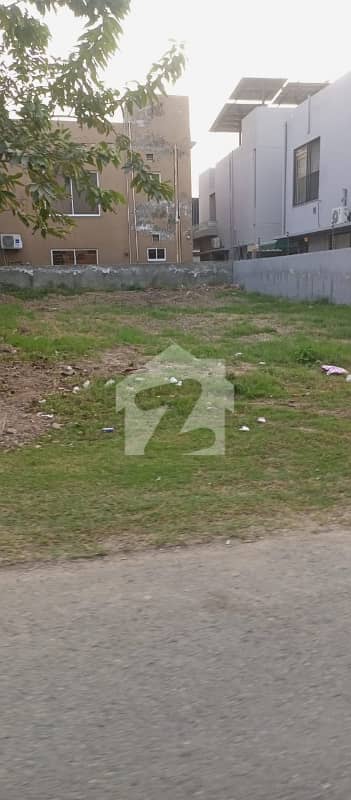 ڈی ایچ اے فیز 7 - بلاک یو فیز 7,ڈیفنس (ڈی ایچ اے),لاہور میں 10 مرلہ رہائشی پلاٹ 1.8 کروڑ میں برائے فروخت۔ ڈی ایچ اے فیز 7 - بلاک یو فیز 7,ڈیفنس (ڈی ایچ اے),لاہور میں 10 مرلہ رہائشی پلاٹ 1.8 کروڑ میں برائے فروخت۔
