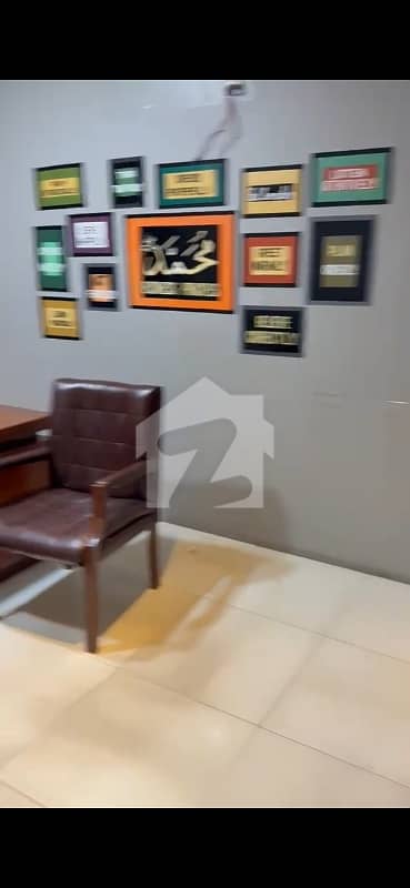 کوہ نور ون جڑانوالہ روڈ,فیصل آباد میں 2 مرلہ Studio دکان 2.0 کروڑ میں برائے فروخت۔