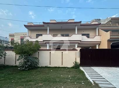 1 Kanal House For Grabs In Marghzar Officers Colony