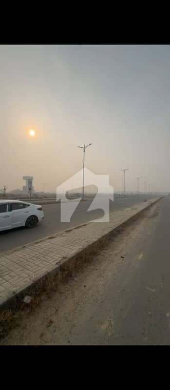 ڈی ایچ اے فیز 6 - بلاک این فیز 6,ڈیفنس (ڈی ایچ اے),لاہور میں 1 کنال رہائشی پلاٹ 4.75 کروڑ میں برائے فروخت۔