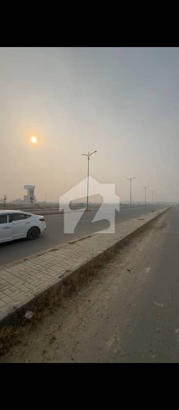 بحریہ ٹاؤن - طلحہ بلاک بحریہ ٹاؤن سیکٹر ای,بحریہ ٹاؤن,لاہور میں 10 مرلہ رہائشی پلاٹ 1.75 کروڑ میں برائے فروخت۔