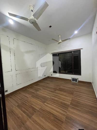 100 Yd Bungalow For Rent