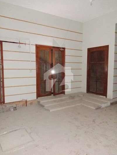 لندن ٹاؤن حیدر آباد میں 7 کمروں کا 8 مرلہ مکان 3.3 کروڑ میں برائے فروخت۔