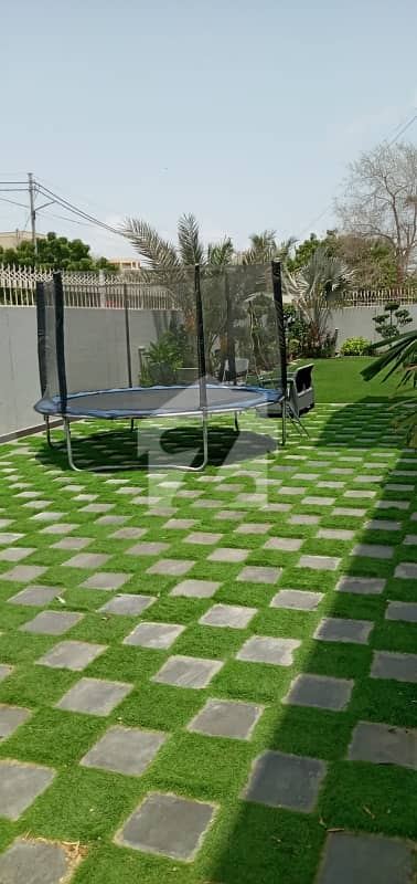 Architectural Design Phase 7 Off Khyaban-E-Hilal Most Prime Locality 1000yards Upper/Floor Huge 5 bedrooms Proper Portion For Rent