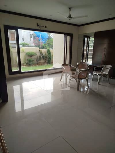 Modernized Stylish Ground Floor 4 Bedrooms Master Bed Rooms+ Basement Like Brand-New Superior Portion