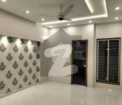 5 Marla House Available For Sale In Bahria Town - Sector C, Lahore
