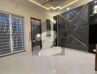 Spacious House Is Available For Sale In Ideal Location Of Bahria Town - Sector C