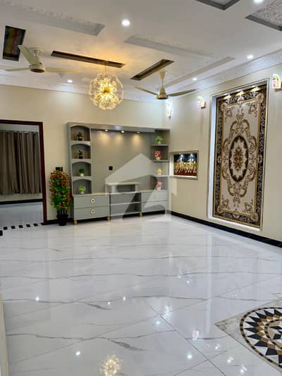 Luxurious 5 Marla House for Rent in Bahria Town Lahore 5 Beds | Modern Amenities | Prime Location