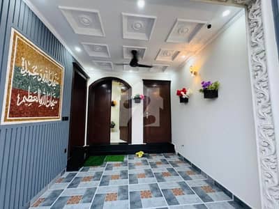سینٹرل پارک ہاؤسنگ سکیم لاہور میں 3 کمروں کا 5 مرلہ مکان 2.15 کروڑ میں برائے فروخت۔