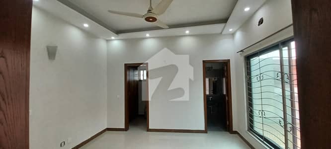 Luxury 1 Kanal Portion For Rent 4 Bedrooms Prime Location