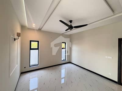 10 Marla Portion Available for Rent