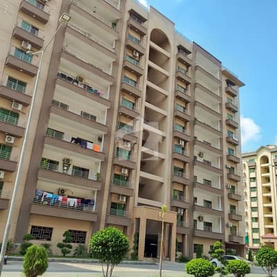 12 MARLA 4 BEDROOM NEW APARTMENT AVAILABLE FOR RENT