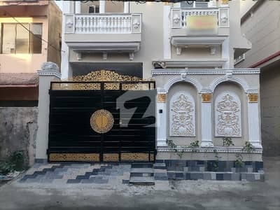 سپر ٹاون لاہور میں 3 کمروں کا 4 مرلہ مکان 3.1 کروڑ میں برائے فروخت۔