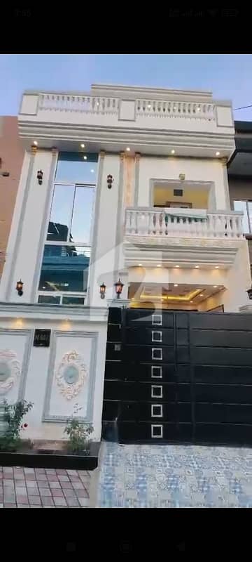 پِیر کالونی لاہور میں 3 کمروں کا 3 مرلہ مکان 1.65 کروڑ میں برائے فروخت۔